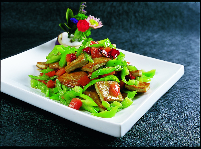 川菜湘菜高清菜谱 灌肠辣子炒豆腐