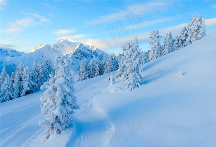唯美的雪山风景