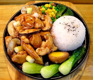 香菇鸡铁板饭