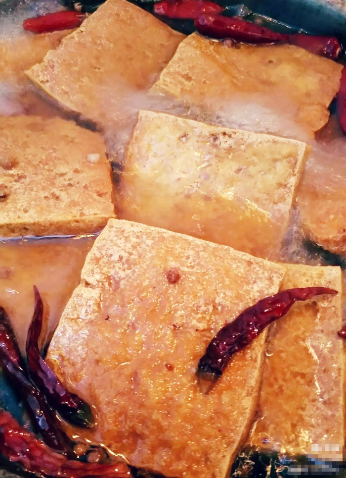 卤豆腐块美食