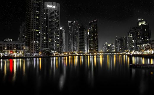 迪拜摩天楼璀璨夜景图片 迪拜摩天楼璀璨夜景图片