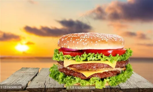 木板上的美味汉堡