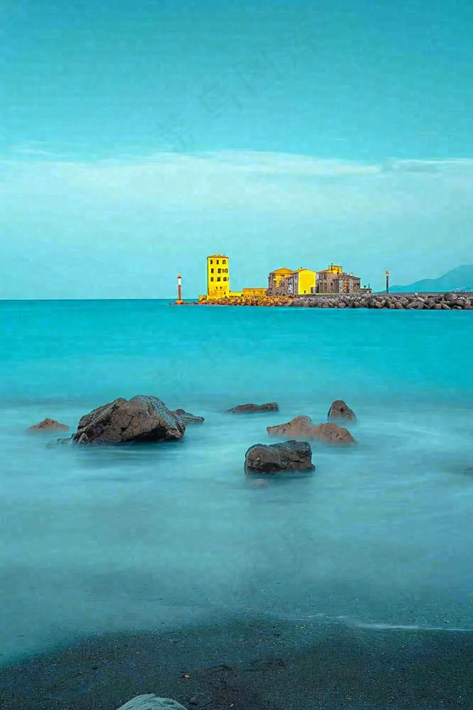夏日海边海景蓝色清新海水游玩度假，大暑小暑(896x1344)