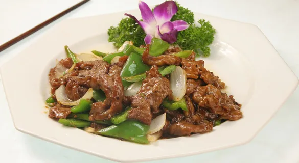 黑椒牛柳（牛柳、青椒、葱头）咸鲜