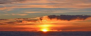 日落时分晚霞海面风光摄影