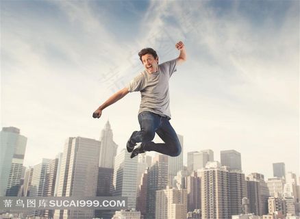跃动系列 - 正在做出跳跃动作的成年男子