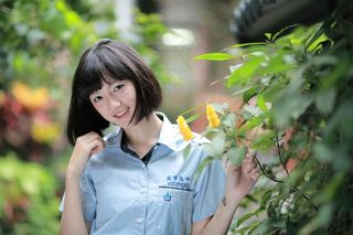 女学生制服短发美女蔡谨卉高清图片
