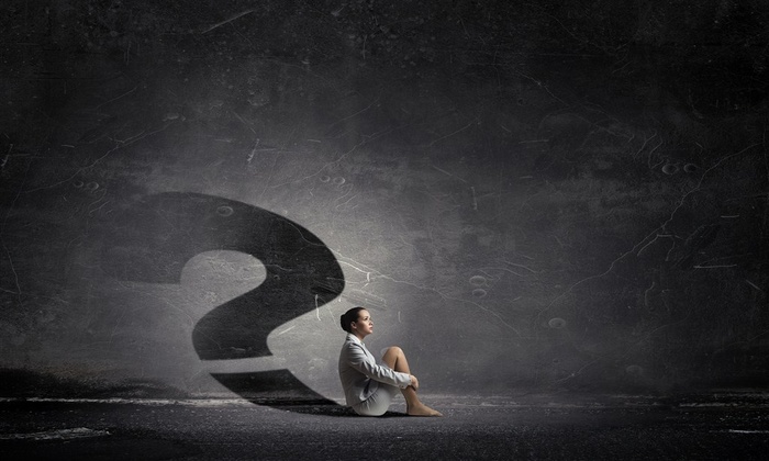 问号和国外美女