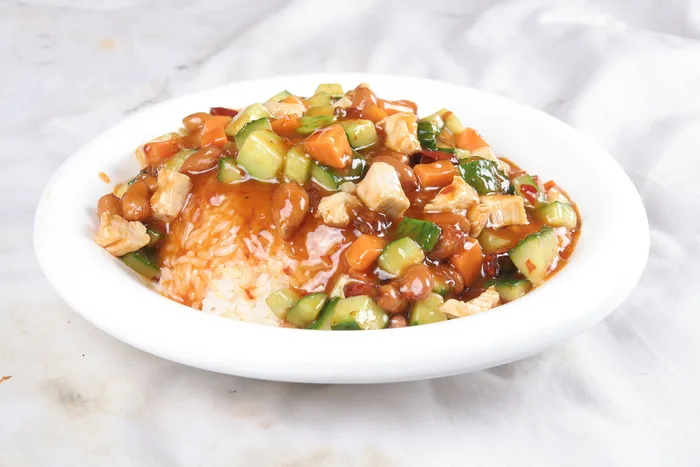 宫保鸡丁盖饭-吉思克