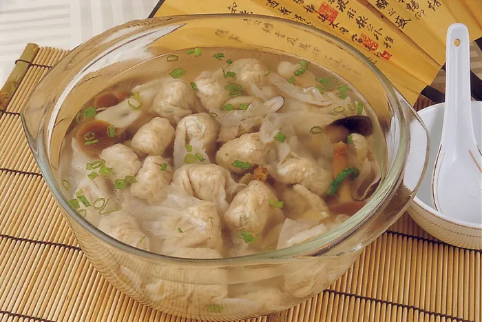  鲜菌浮皮煮虾燕 