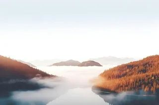 空灵山脉云间背景