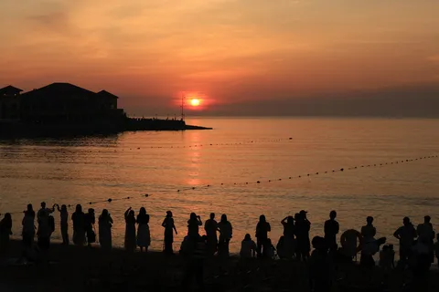 朝阳、夕阳？都是青春