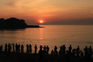 朝阳、夕阳？都是青春
