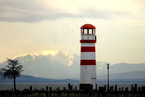 海岸灯塔景观图片