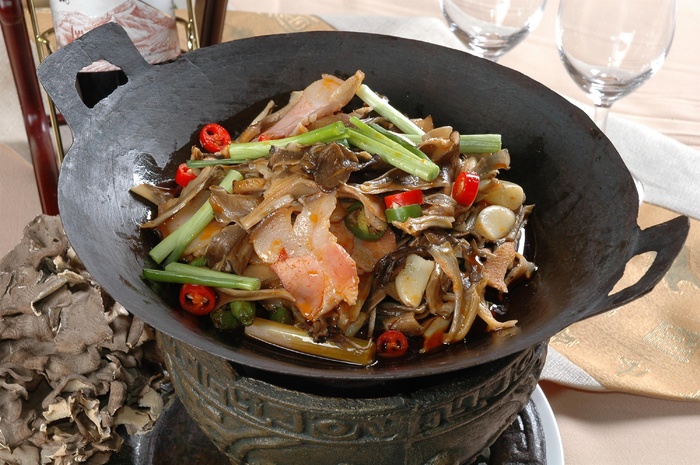 干锅美食焖锅湘菜麻辣香辣纸锅干锅野生菊花菌