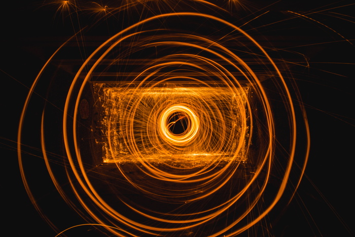 金色圆形光圈飞舞图片