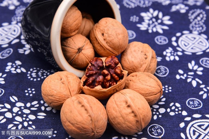 营养核桃摄影图片