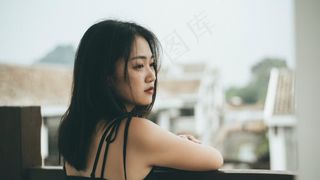 女生空气刘海清纯发型图片