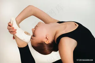 小女孩练芭蕾舞运动舞蹈图片