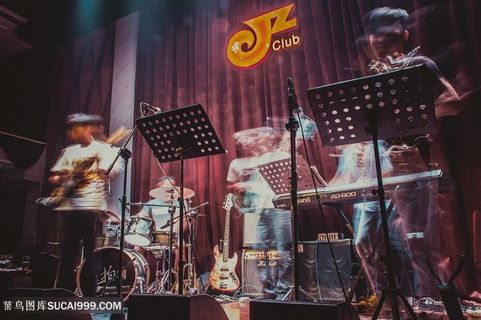 音乐吧正在演奏的驻场乐队