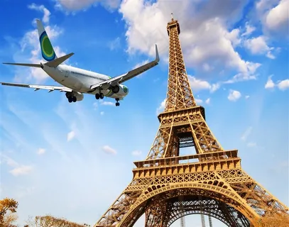 蓝天白云铁塔和飞机