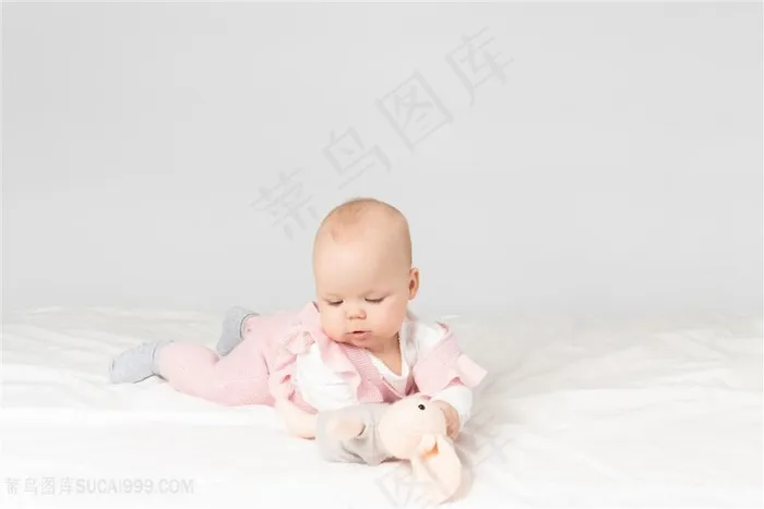玩玩具宝宝海报