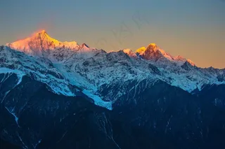 云南梅里雪山风景图片