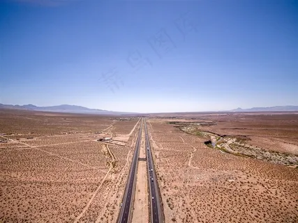 笔直的公路素材图片