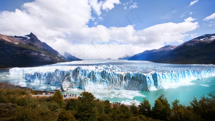 山间 绿色 河水 水面 