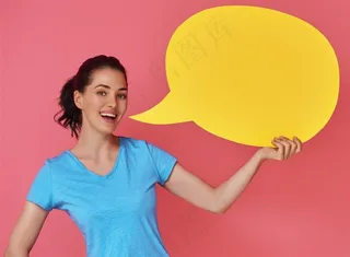 举着牌子的美女图片