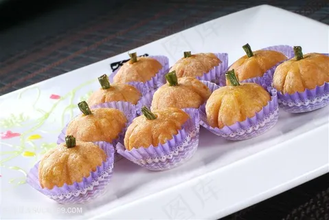 吃象形南瓜饼
