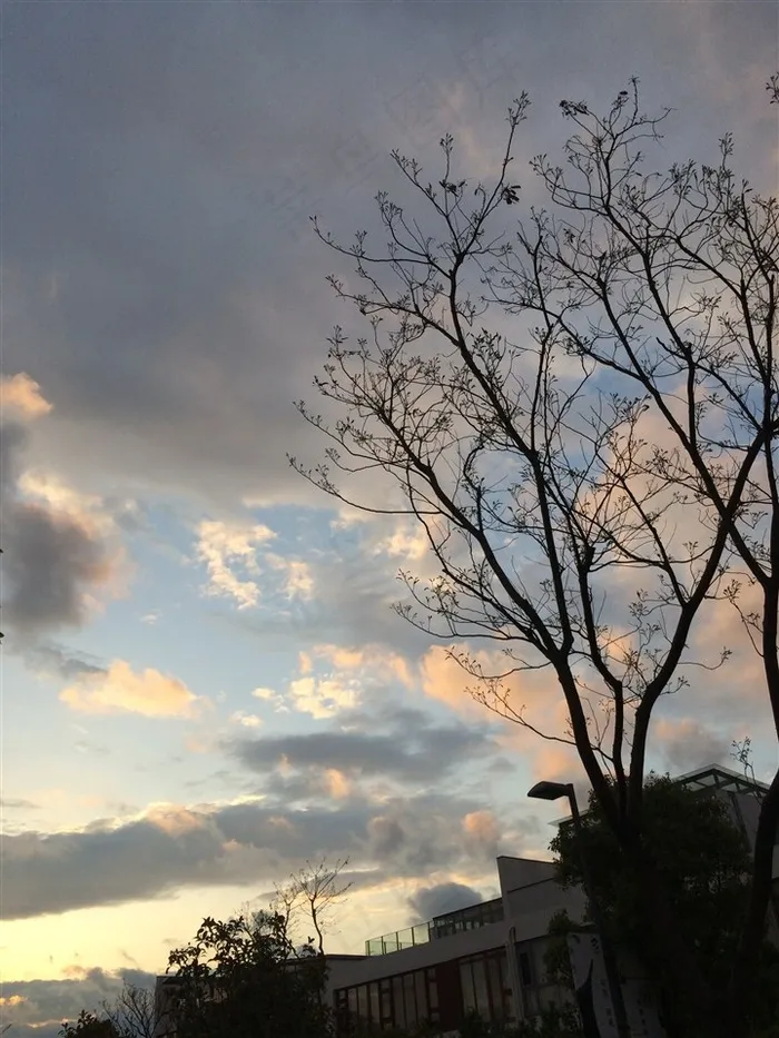 傍晚的雨后风云