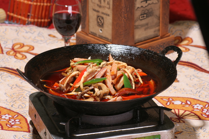 干锅腊肉茶树菇 (1)