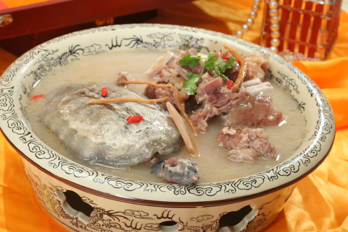 淮山甲鱼炖鹿肉 (2)