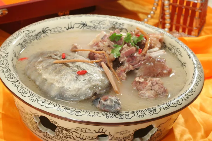 淮山甲鱼炖鹿肉 (2)
