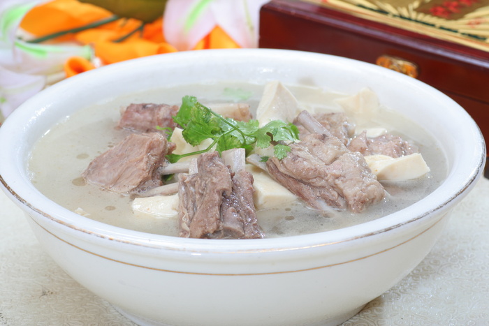 香豆腐炖羊排28元 (2)