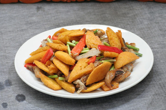 鲅鱼干炒饼子  18元 (2)