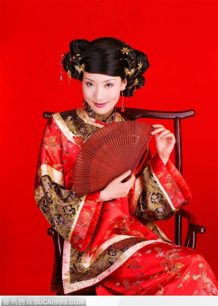 拿着扇子的新娘