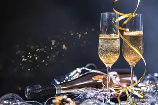 浪漫假日香槟酒图片