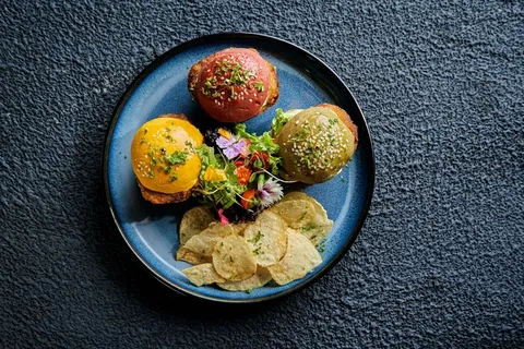 黄色美味汉堡摄影素材