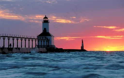 唯美的海上灯塔风景高清摄影美图