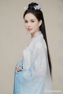 超清古装写真李若彤明星侧影图片