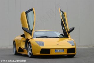 超级跑车-打开剪刀门的兰博基尼