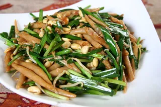 韭菜豆嘴炒面鱼