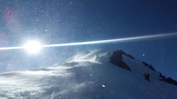 雪山日光图片 雪山日光图片