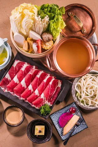 火锅菜品配菜四川火锅肥牛川菜牛肉火锅麻辣火锅