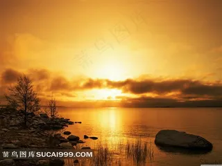 高清日落湖面霞光风景图片