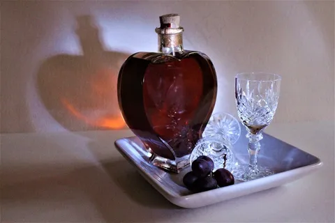 一瓶红葡萄酒图片 一瓶红葡萄酒图片