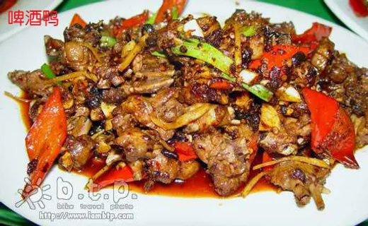 啤酒鸡美食元素菜品