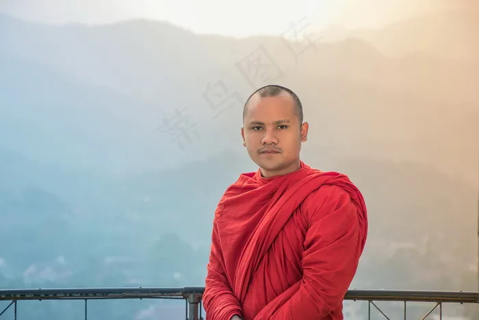 出家僧人图片